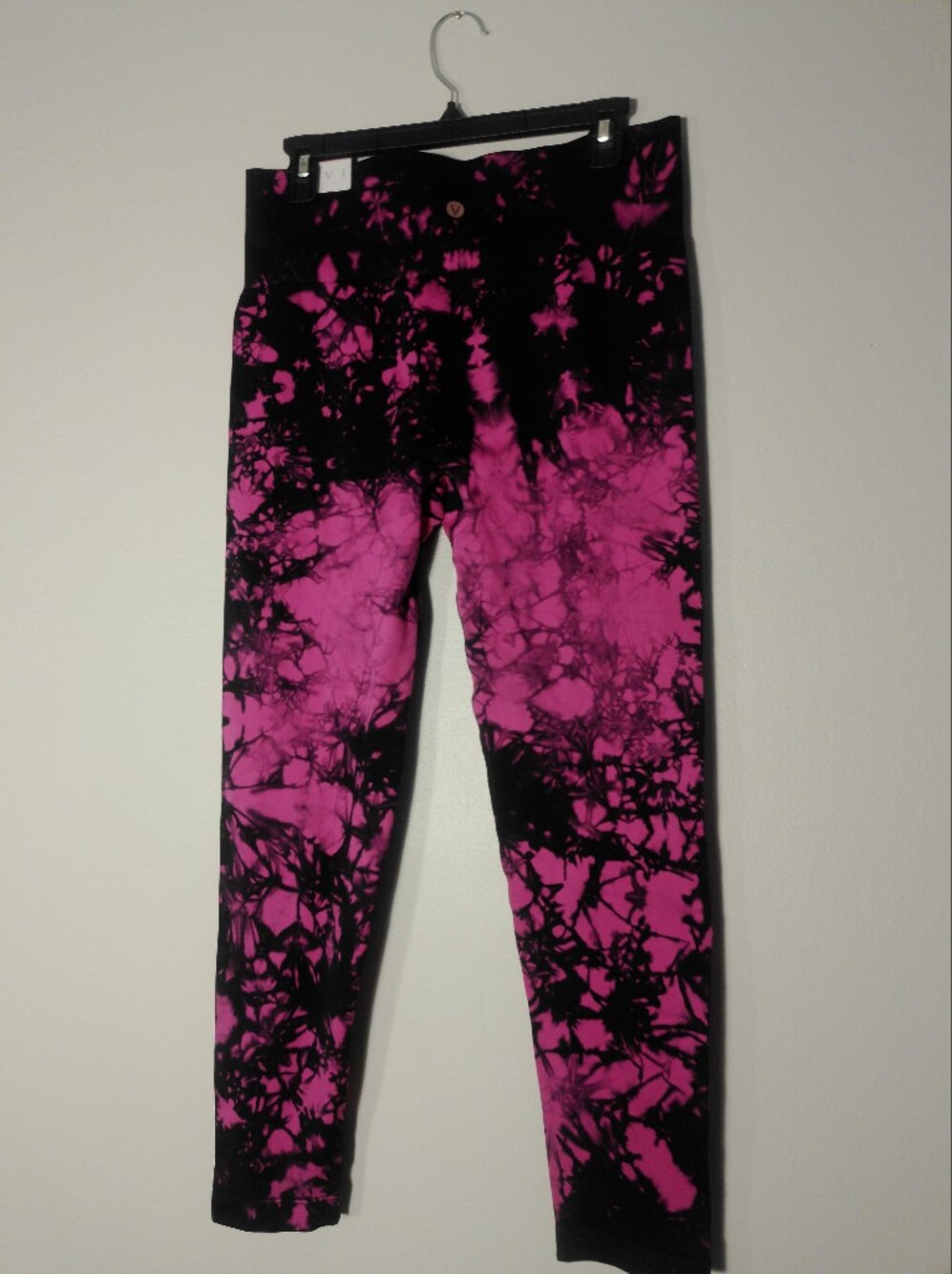 NWT LIVI Lane Bryant Seamless Pink Black Tie Dye 7/8 Leggings